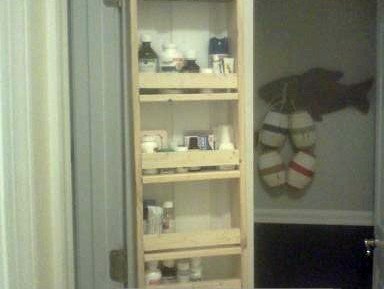 #htmlcaption_6147 DIY Linen/Medicine Closet Door Organizer