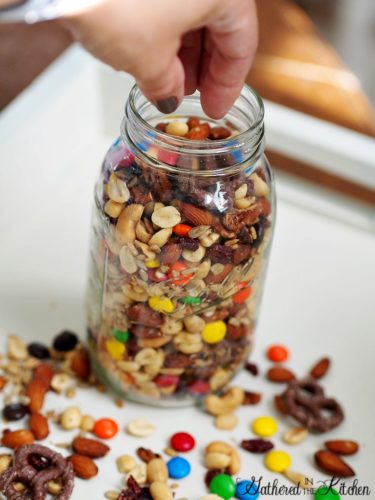 Easy Homemade Sweet and Salty Trail Mix Recipe (Healthy Hiking & Travel ...