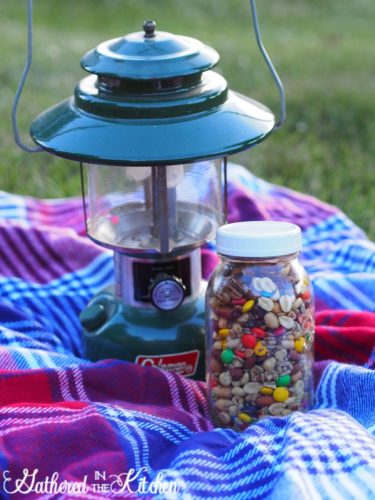 Easy Homemade Sweet and Salty Trail Mix Recipe (Healthy Hiking & Travel ...