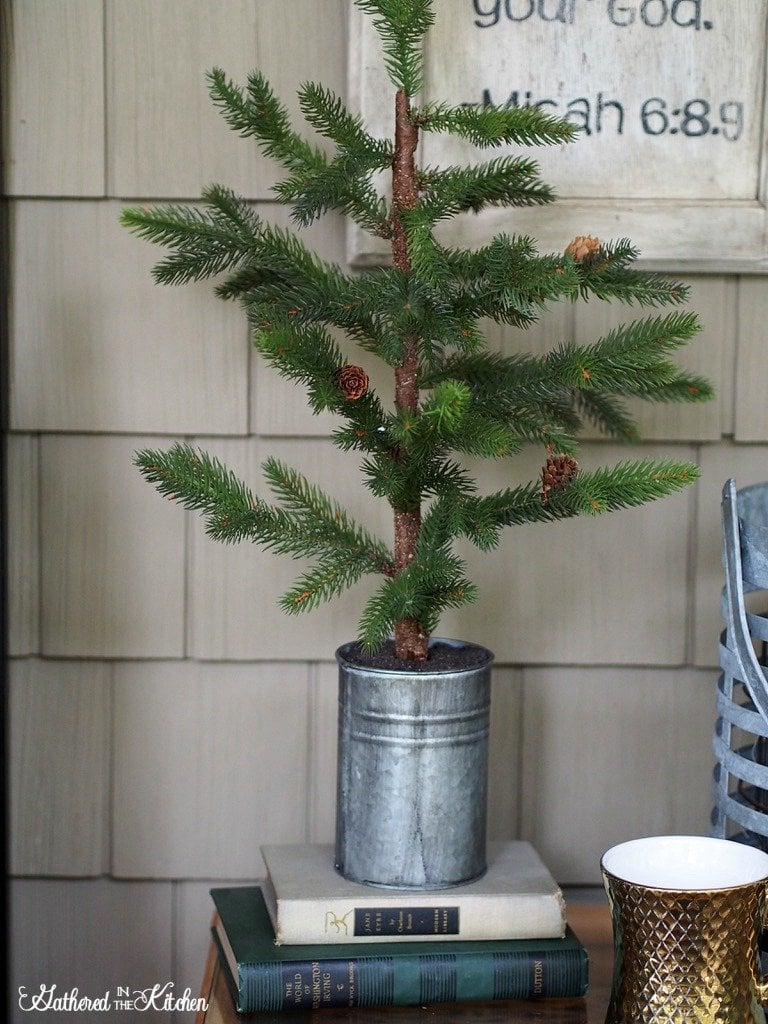 Easy Outdoor Christmas Decor | Gathered in the Kitchen