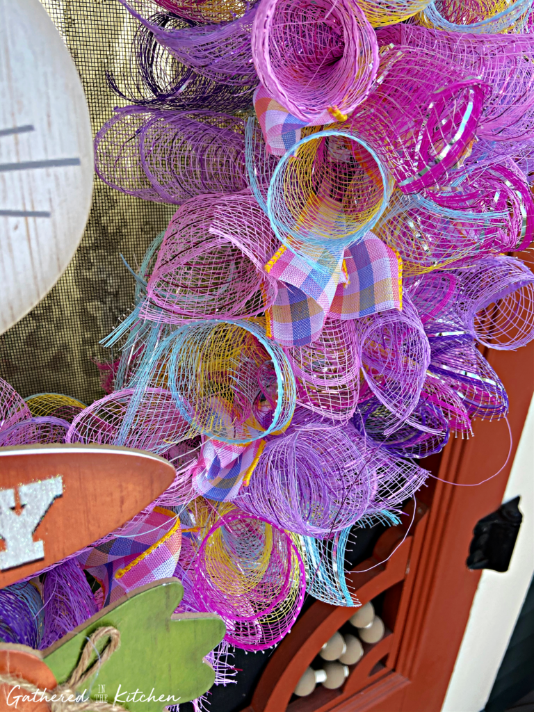 How To Make A Curly Deco Mesh Wreath | Gathered In The Kitchen